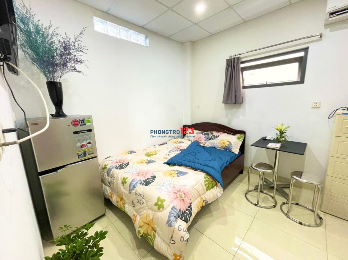 Phòng trọ giá rẻ có thang máy đầy đủ nội thất