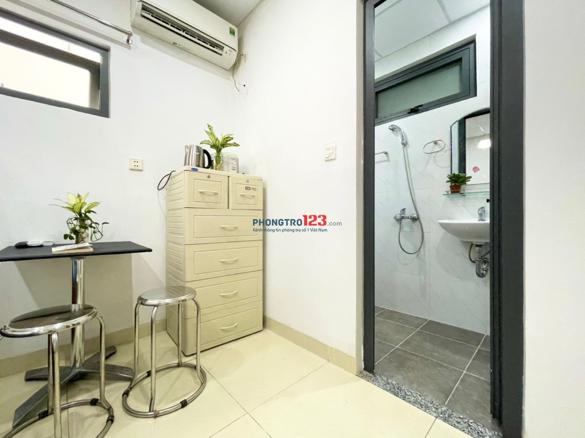 Phòng trọ giá rẻ có thang máy đầy đủ nội thất
