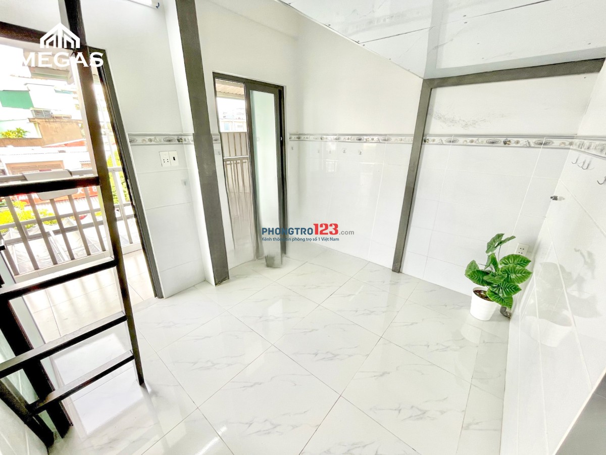 Phòng duplex có ban công giá tốt, gần ngay Đại học VLU và IUH