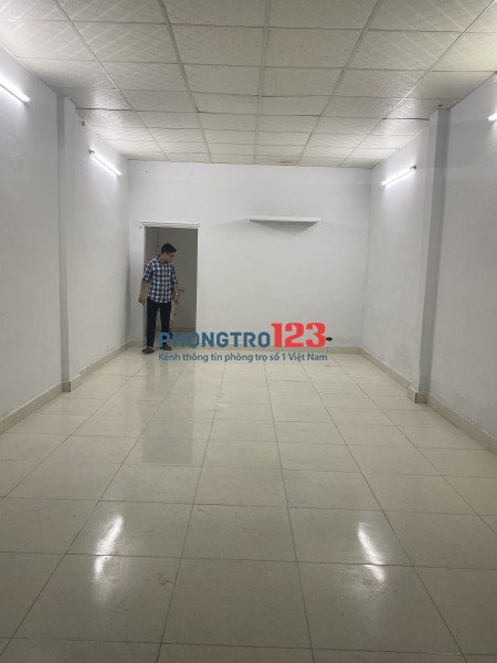 Cho thuê mặt bằng sát chợ Phạm Văn Hai