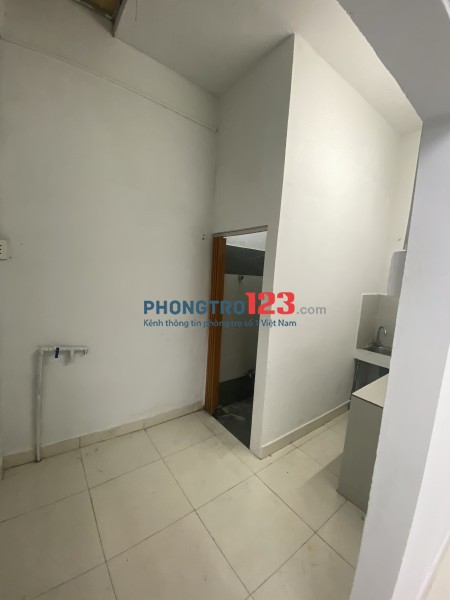 Cho thuê mặt bằng sát chợ Phạm Văn Hai