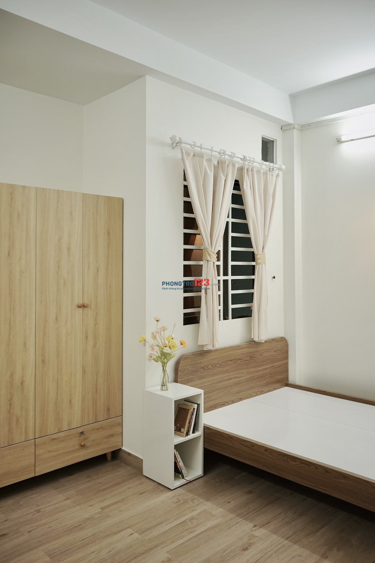 Cho Thuê Căn Hộ Studio Full Nội Thất Cao Cấp Mới 100% Ngay Hoàng Hoa Thám Phường 13 Tân Bình.