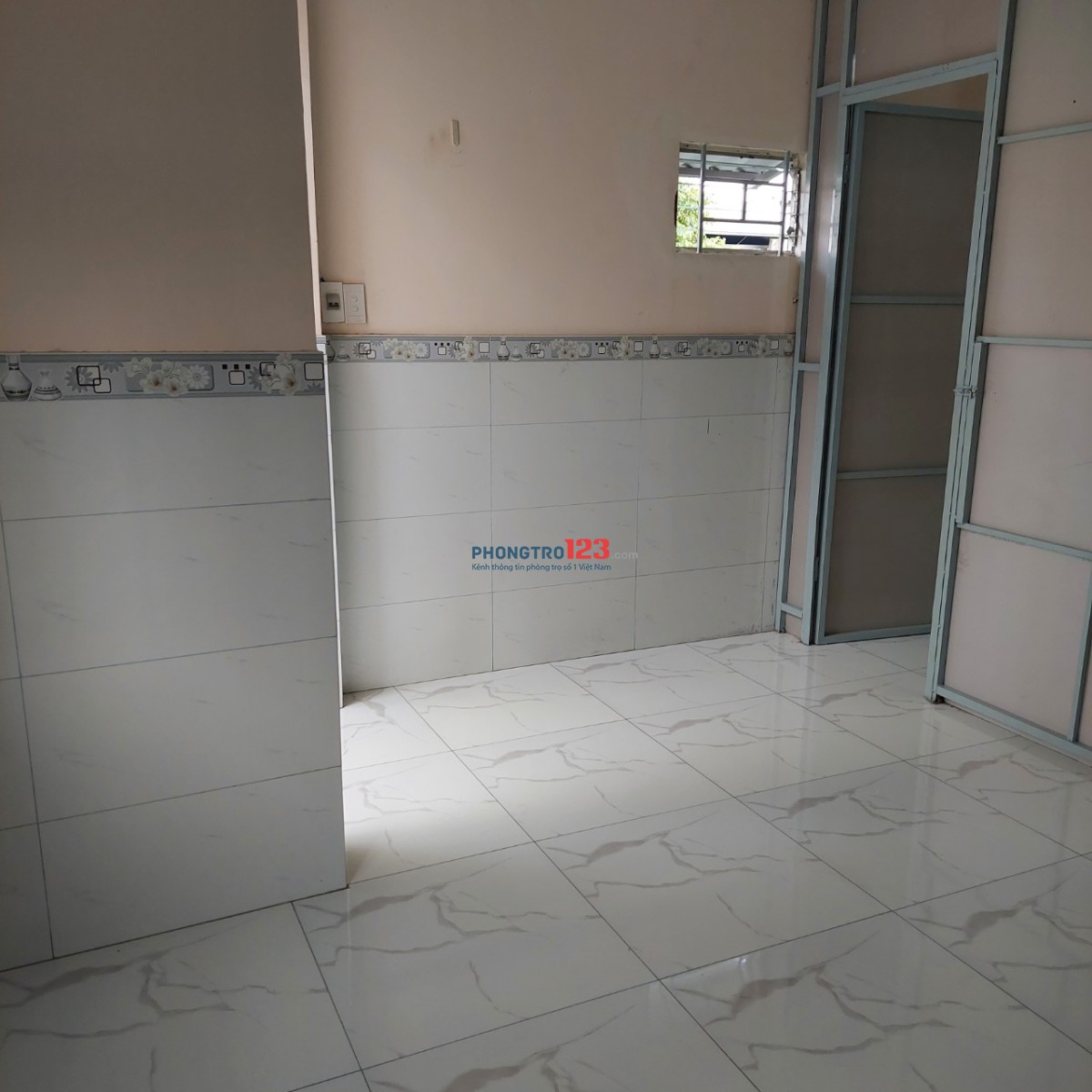 Nhà mini mới Đường 28, P.Linh Đông, Q.Thủ Đức, 50 m2 1 trệt 2 lầu.