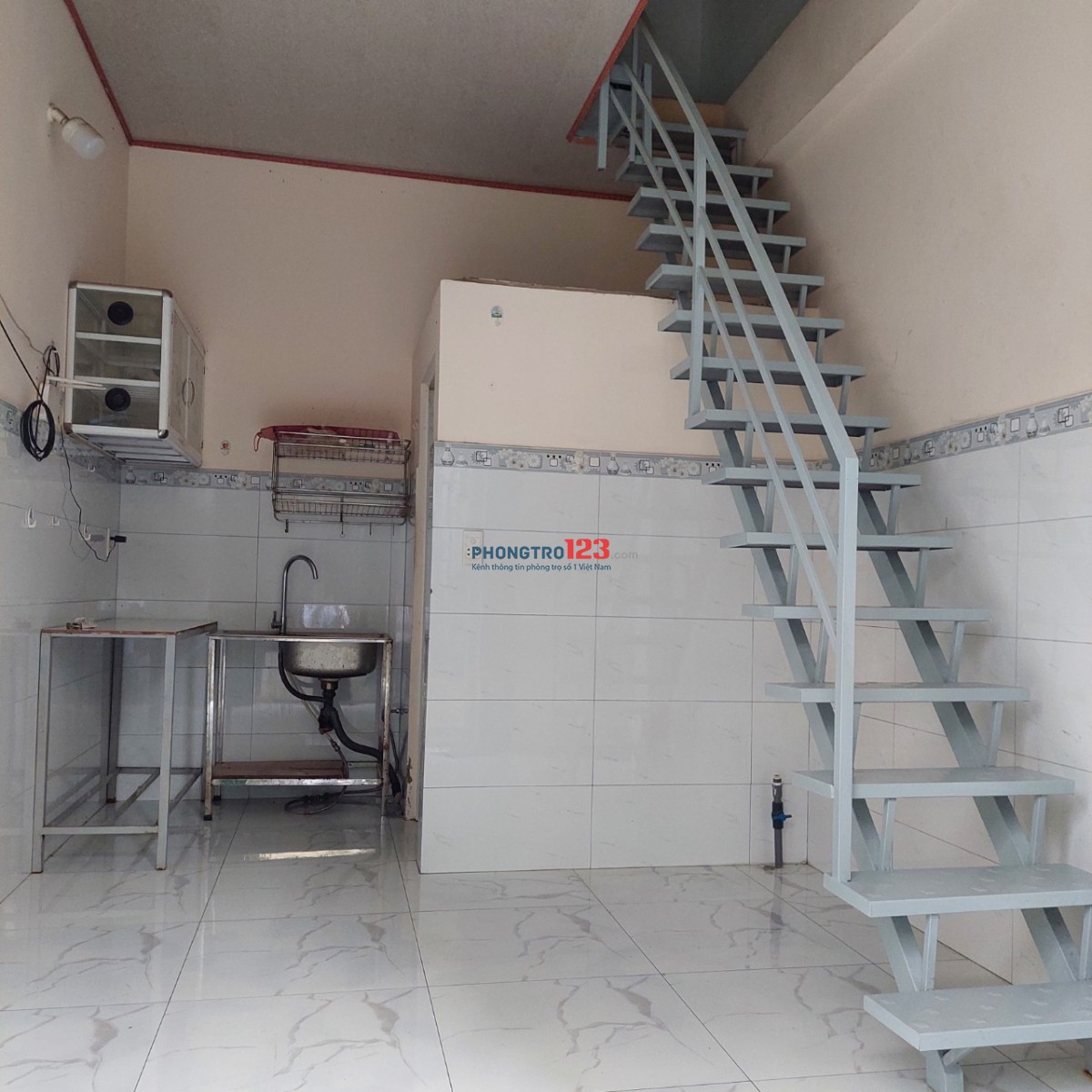 Nhà mini mới Đường 28, P.Linh Đông, Q.Thủ Đức, 50 m2 1 trệt 2 lầu.