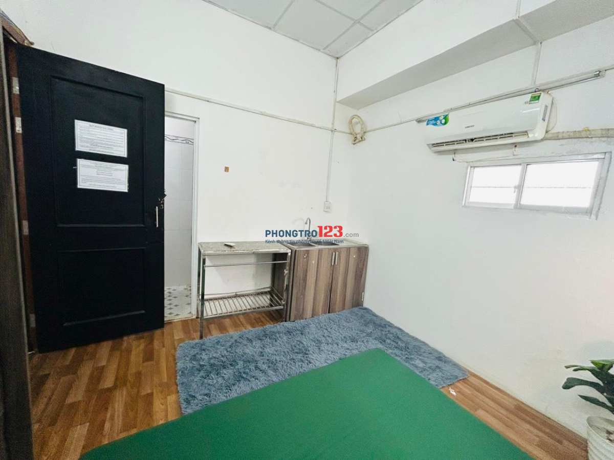 Phòng 18m2 đẹp, có gác, toilet riêng tại Huỳnh Tấn Phát, Q7