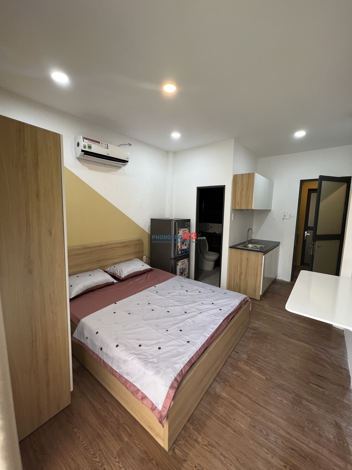 Mới Xây Xong, phòng 100% mới đẹp, Âu Cơ sát đường Trường Chinh, CH