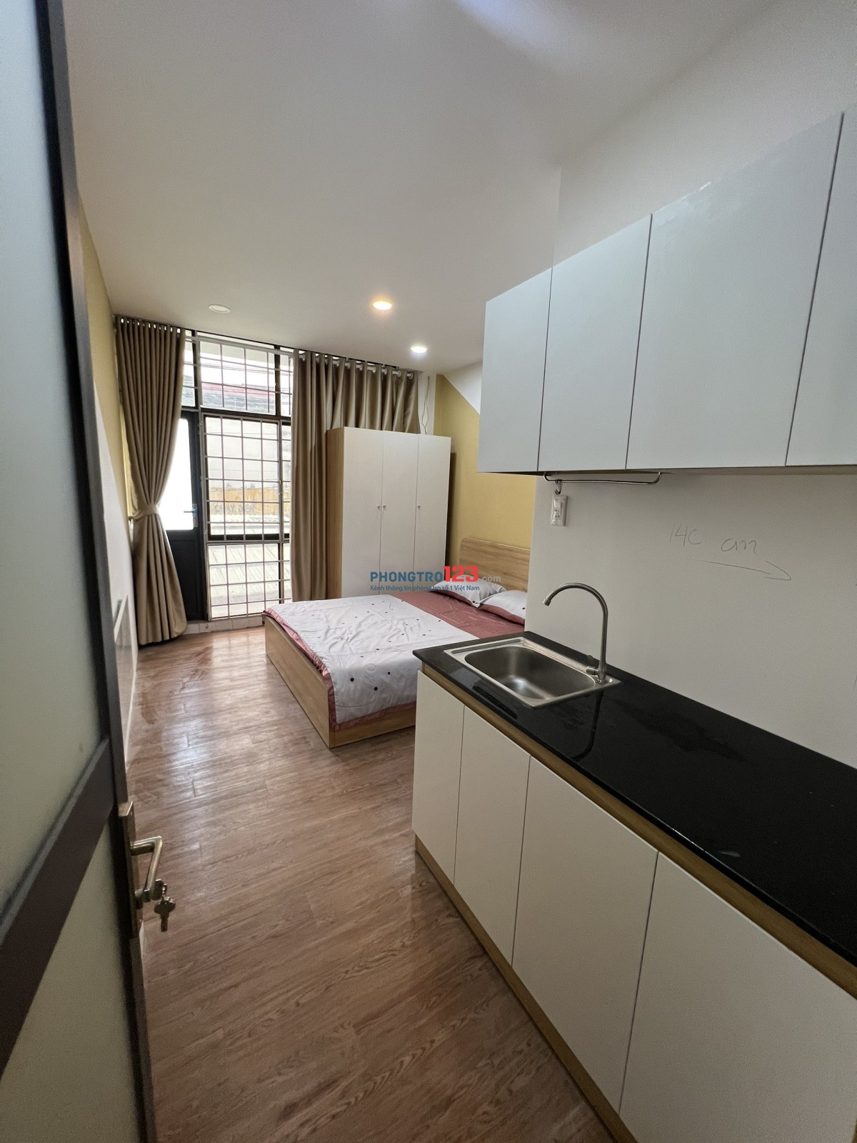 Mới Xây Xong, phòng 100% mới đẹp, Âu Cơ sát đường Trường Chinh, CH