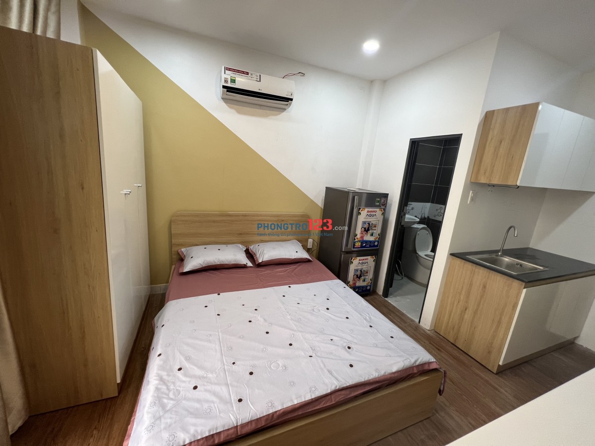 Mới Xây Xong, phòng 100% mới đẹp, Âu Cơ sát đường Trường Chinh, CH