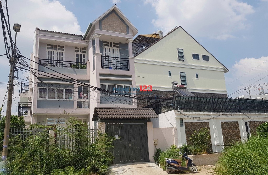 Cho thuê căn hộ mini trung tâm SG, khu an ninh, có sân vườn thoáng mát, giá chỉ 2tr/tháng