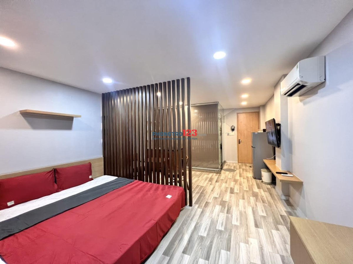 Căn studio xinh xăn giường xa bếp thiết kế sang trọng ngay Phan Xích Long