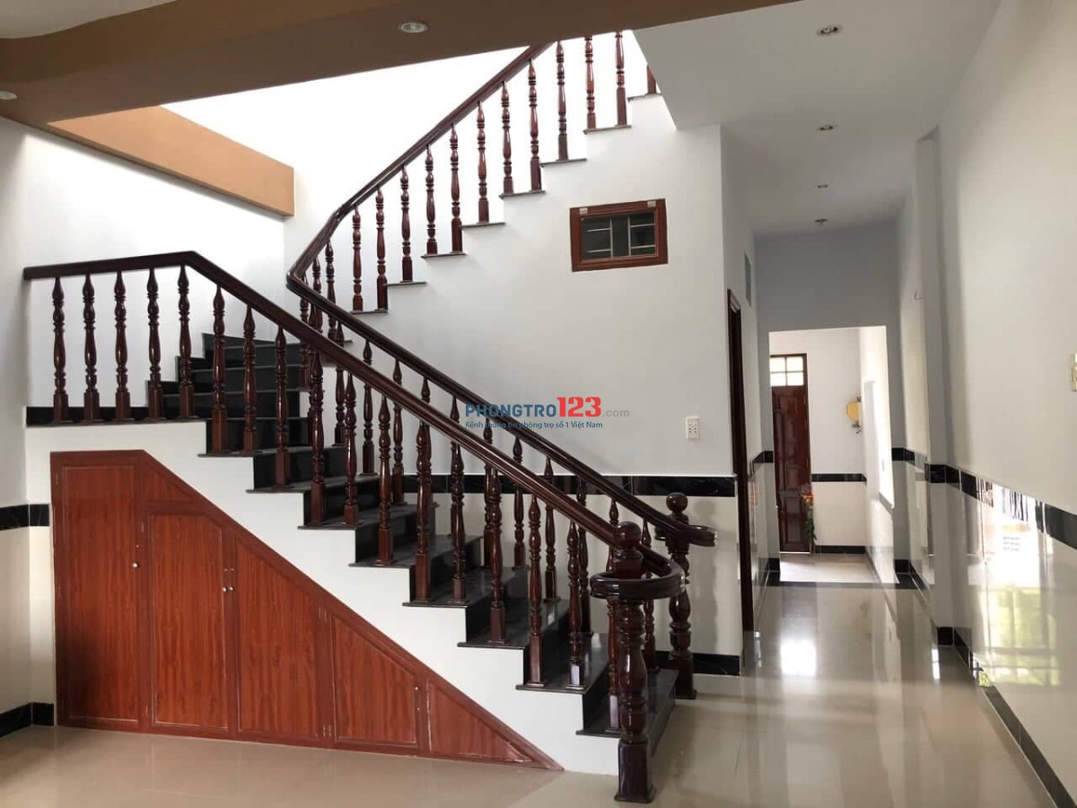 Nhà mới nguyên căn, 102m2, 3pn, Phạm Thái Bường, P.4, tp.Vĩnh Long