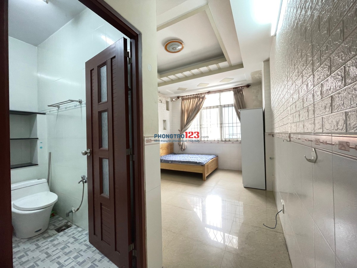 Còn 1 Phòng 4,5tr khu cư xá Lữ Gia đối diện ĐH Bách Khoa