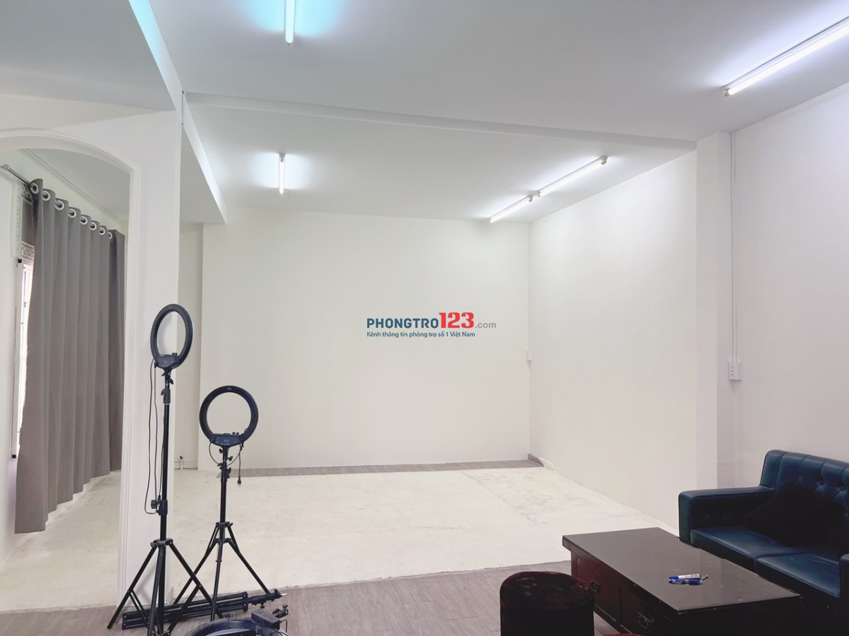 Cho thuê phòng 45m2, có WC riêng, Hoàng Hoa Thám, Tân Bình, giá thuê chỉ 3,5tr/tháng