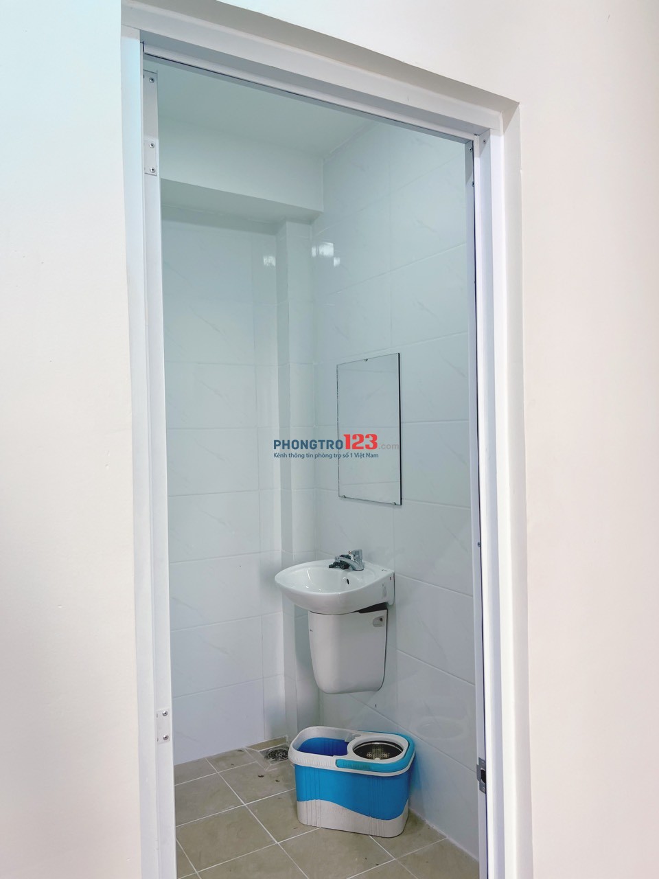 Cho thuê phòng 45m2, có WC riêng, Hoàng Hoa Thám, Tân Bình, giá thuê chỉ 3,5tr/tháng
