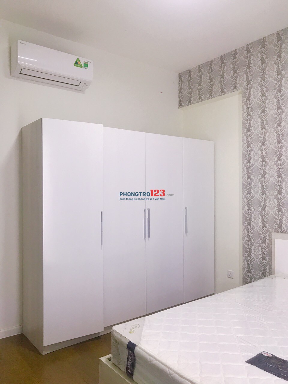 Share 1 phòng Master có Ban công trong căn CC 3PN Q7 The Park Residence | Full tiện ích
