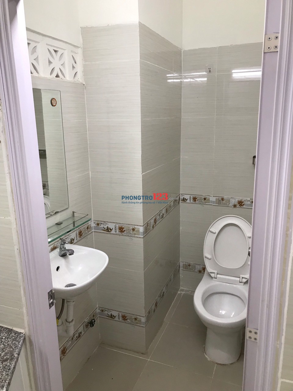 Chỉ co1phòng 3tr4 máy lạnh, nước nóng gần ngã tư thủ đức và các trường ĐH, khu CNC chỉ từ 1-2km