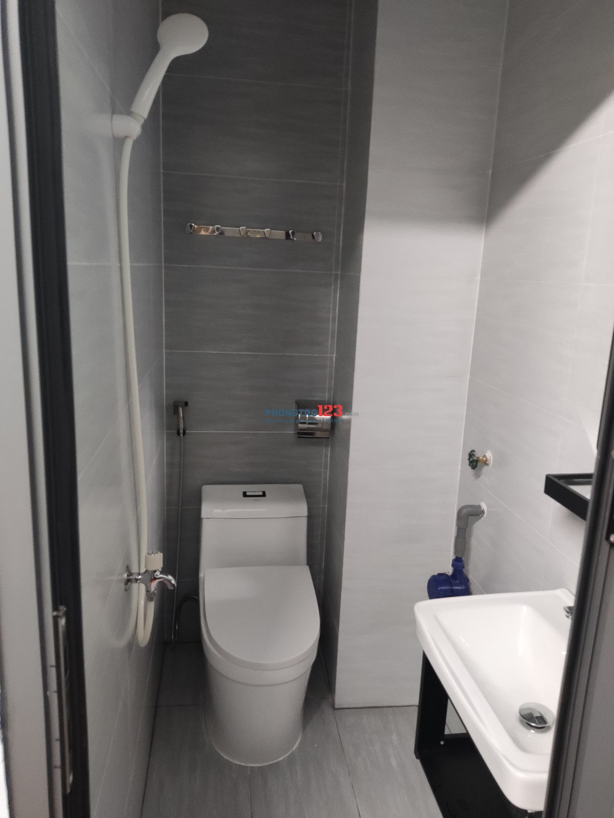 Phòng 13m2, toilet riêng, máy lạnh, Nguyễn Giản Thanh, quận 10.