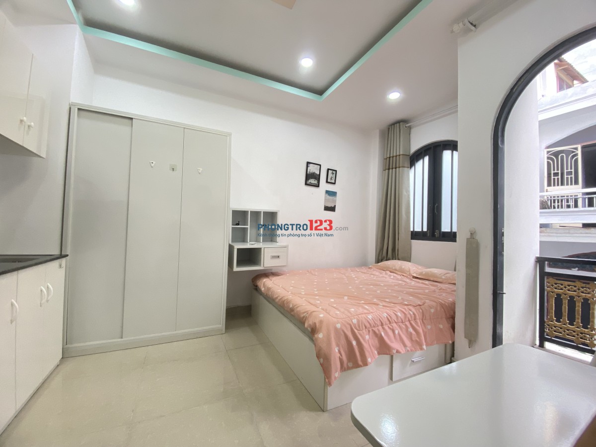 Cho thuê phòng có Balcon và đầy đủ nội thất như hình ở Nguyễn Công Trứ, Quận 1