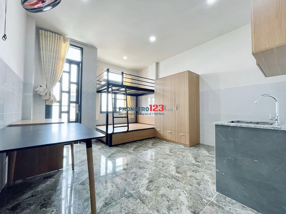 Phòng Xinh Full Nội Thất - Mới Xây - Ban Công - Cửa Sổ Ngay Lê Văn Việt