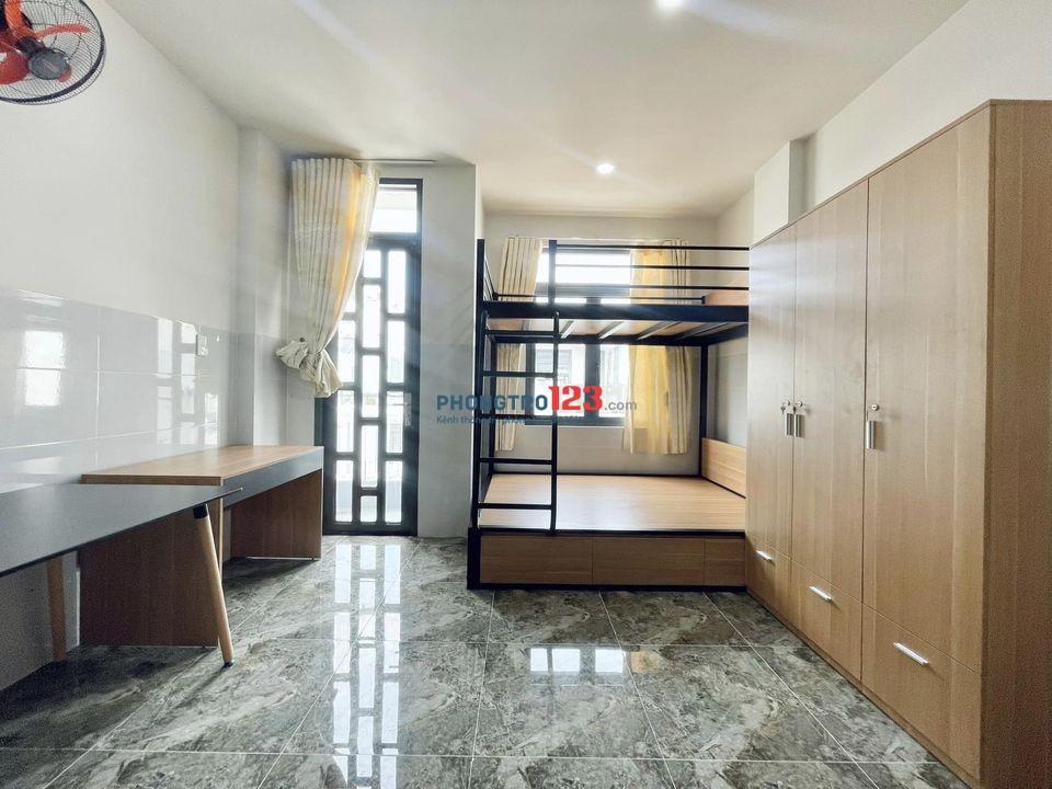 Phòng Xinh Full Nội Thất - Mới Xây - Ban Công - Cửa Sổ Ngay Lê Văn Việt