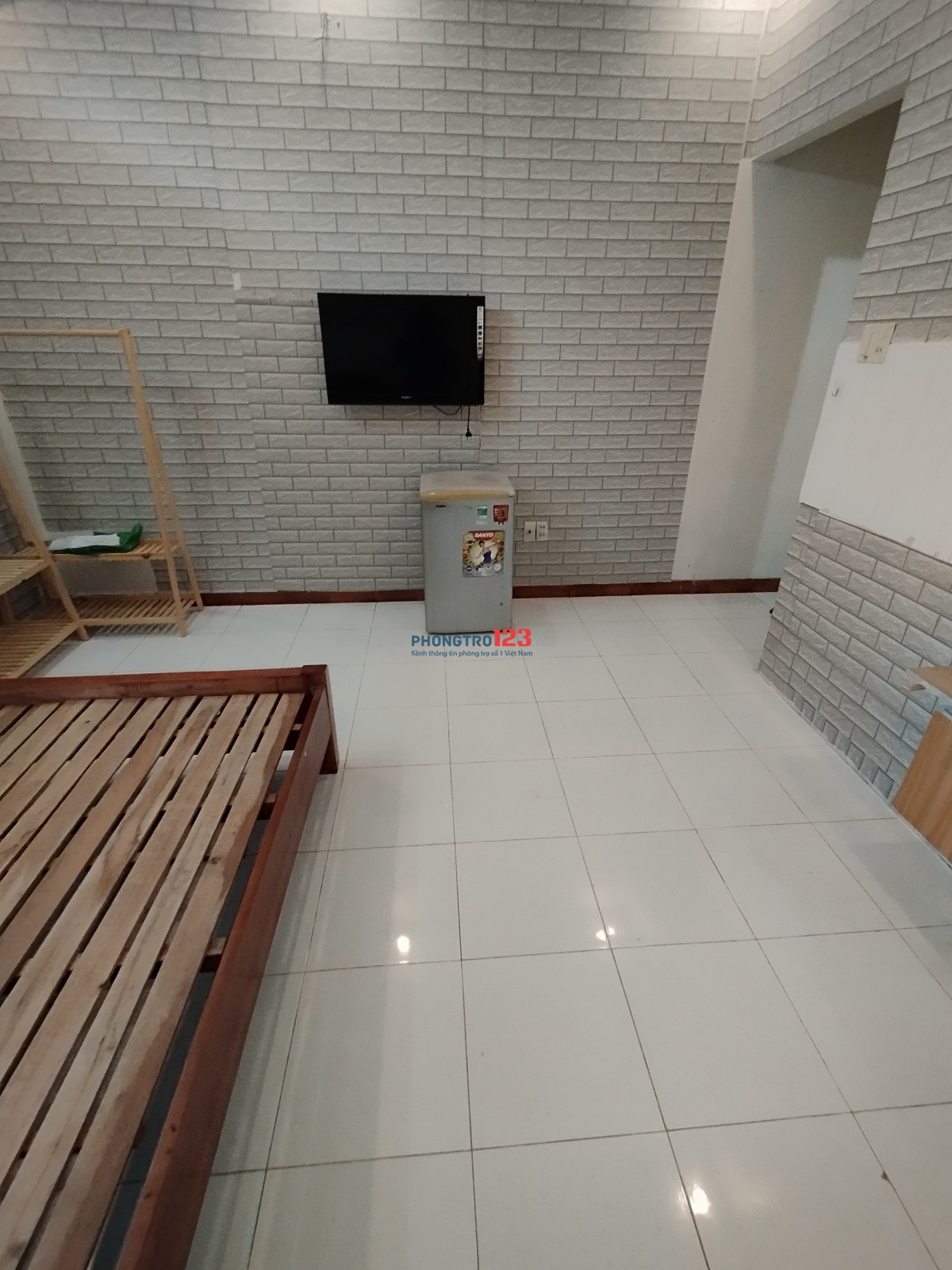 Phòng máy lạnh nội thất cơ bản. Có hỗ trợ cọc. Trần Thị Nơi. P4. Q8