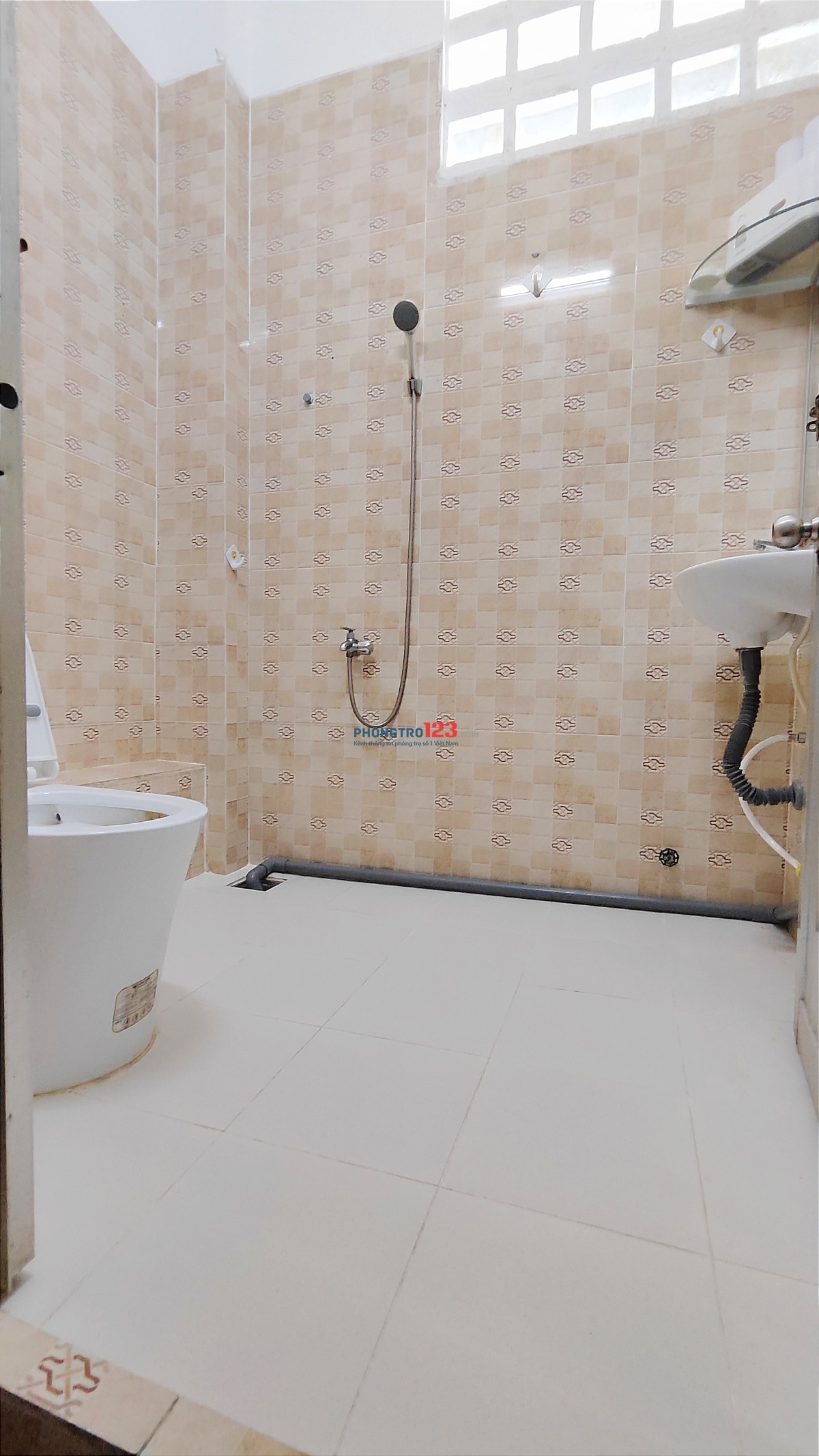 Căn 2 phòng ngủ, 1 phòng khách FULL NỘI THẤT có ban công lớn gần Đại Học Công Nghiệp
