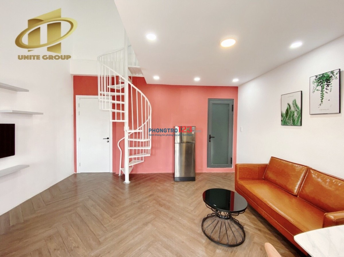 Căn hộ Duplex full nội thất có ban công gần đại học TDTU, RMIT (cho nuôi Pet)