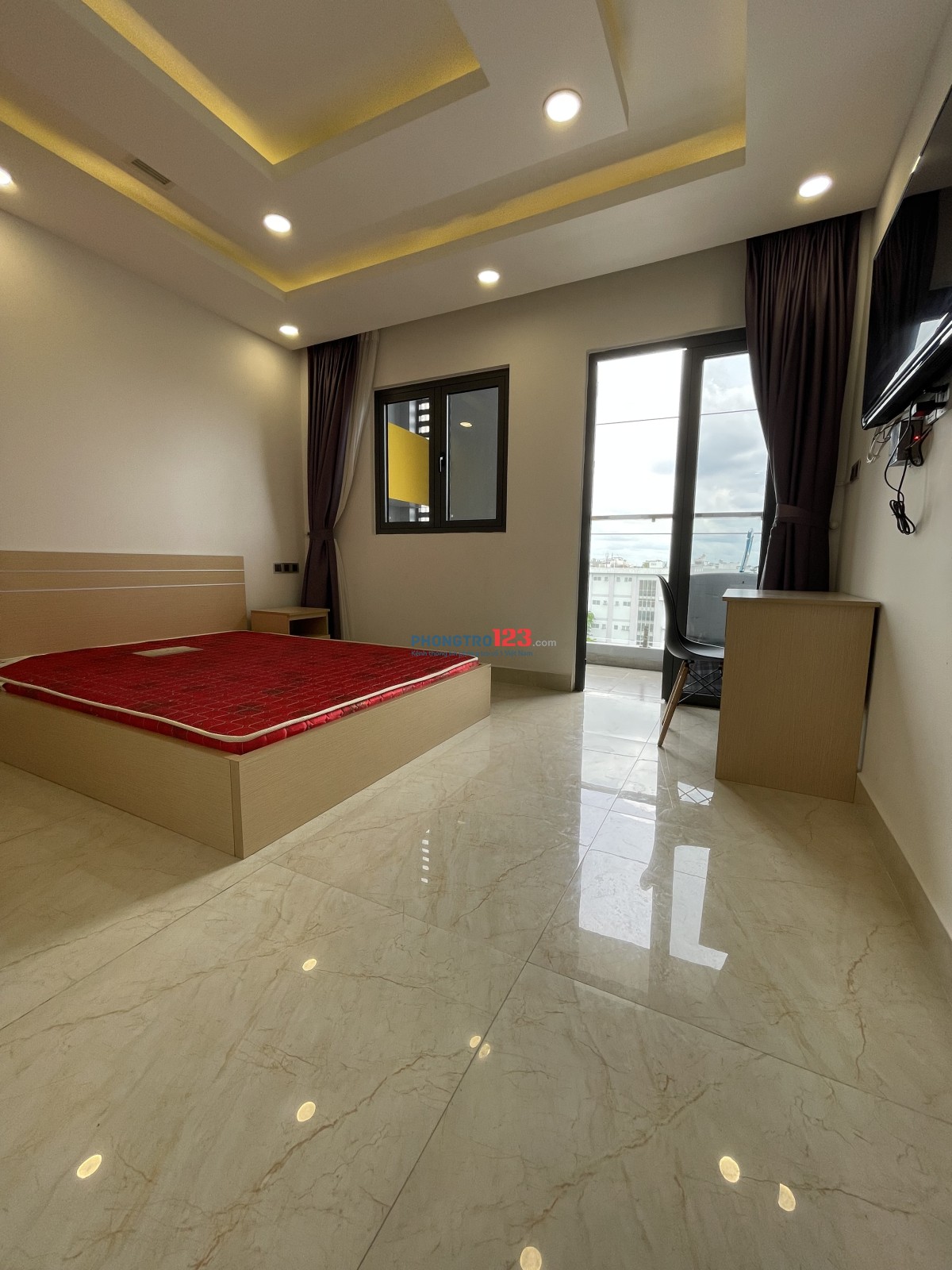 Phòng Ban Công VIEW Siêu Đẹp - Full Nội Thất, Trung Tâm Q.Tân Bình