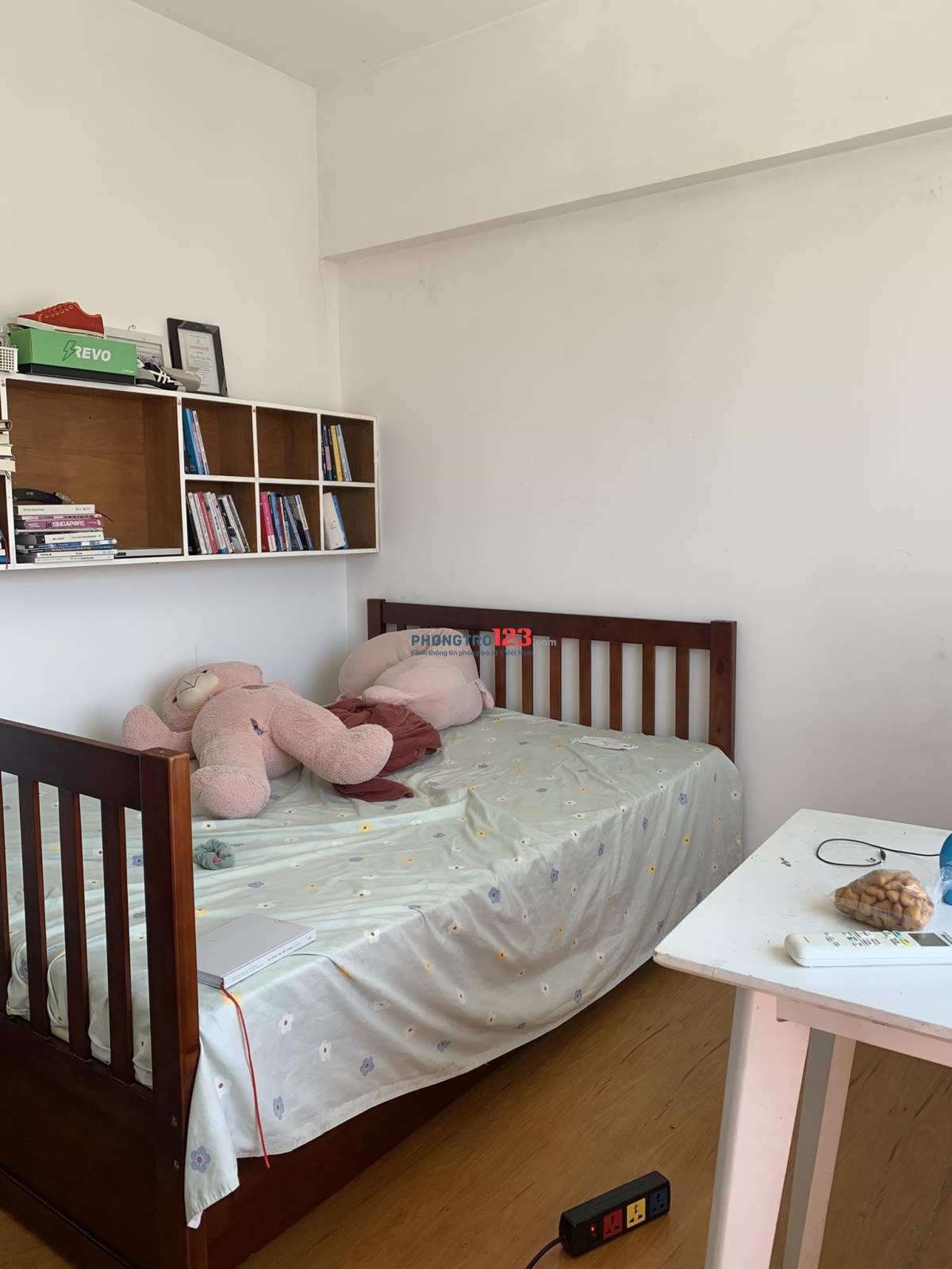 Cho nữ thuê gấp phòng chung cư Khánh Hội 2 - Bến Vân Đồn