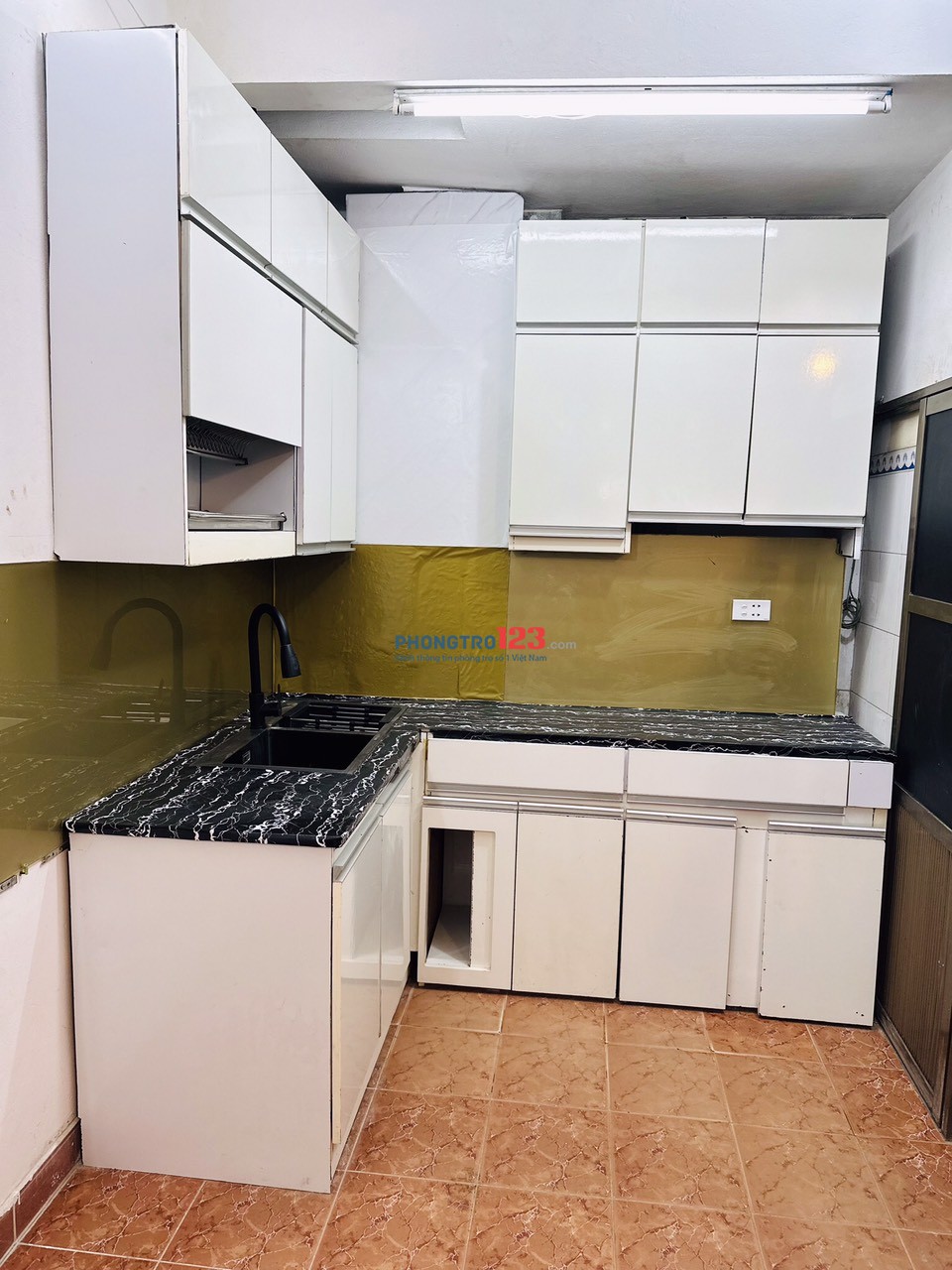 Cho thuê nhà khép kín khu vực Nguyễn Chí Thanh - Chùa Láng