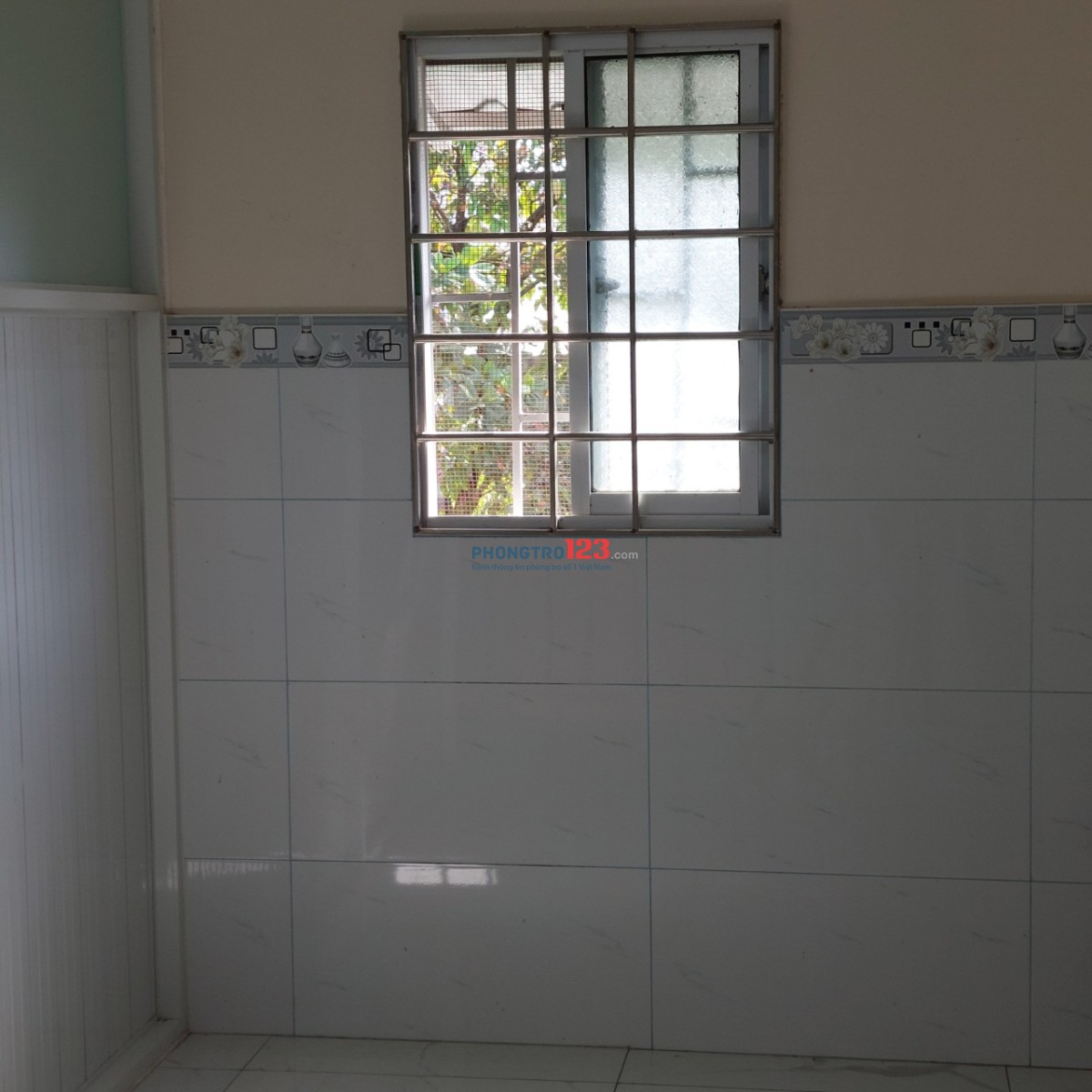 Chính chủ cho thuê nhà 1 trệt 2 lầu, 52m2 đường 28, P.Linh Đông, Q.Thủ Đức, giá 3,7 triệu