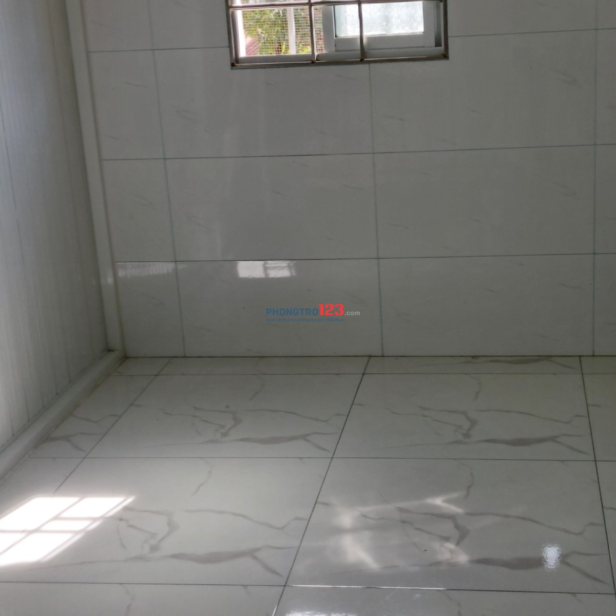 Chính chủ cho thuê nhà 1 trệt 2 lầu, 52m2 đường 28, P.Linh Đông, Q.Thủ Đức, giá 3,7 triệu