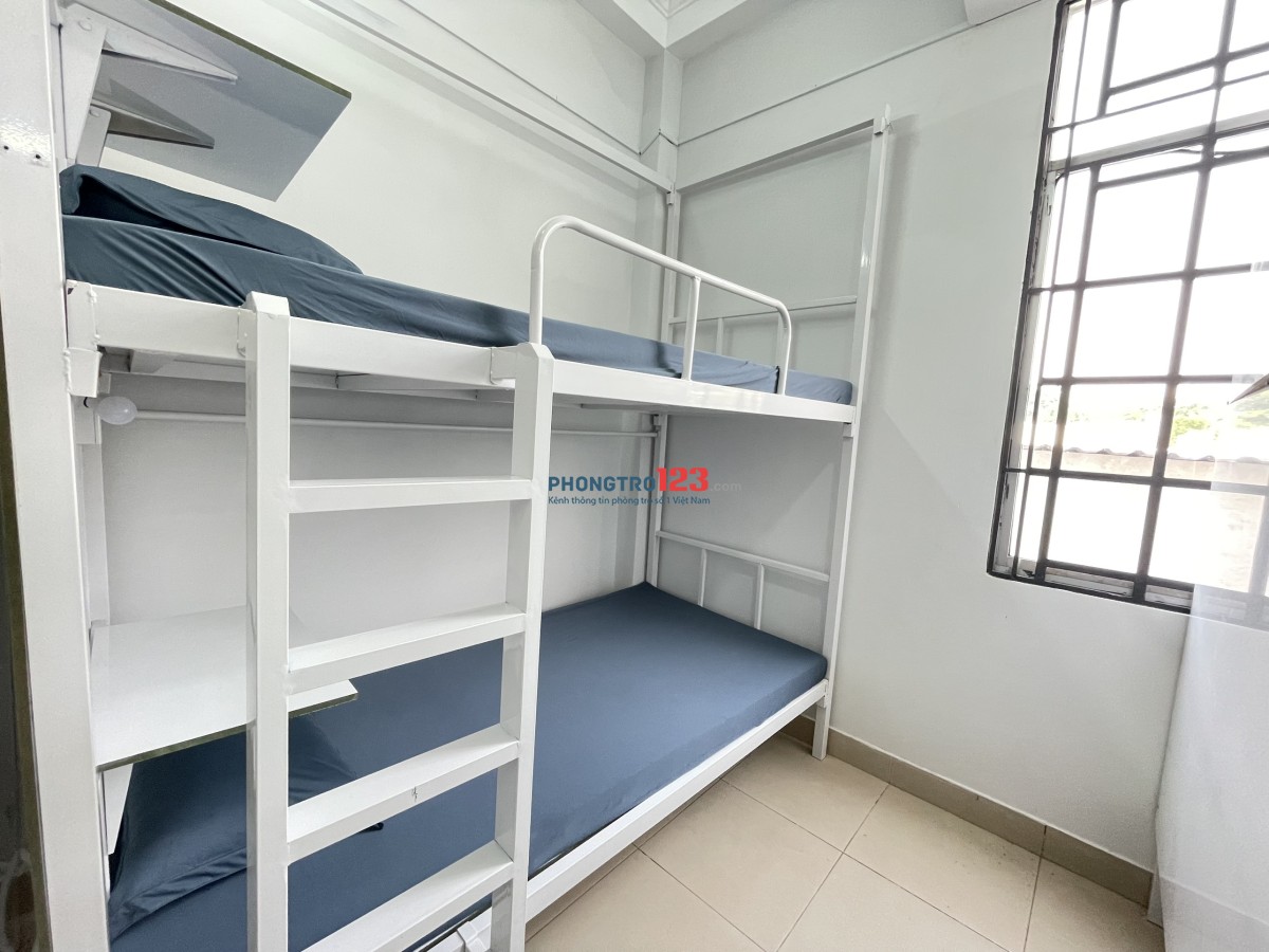 NHÀ MỚI SETUP 100% - NGAY VINCOM Q9 - Ở GHÉP NAM CAO CẤP DẠNG HOMESTAY - FULL NỘI THẤT - BAO CHI PHÍ