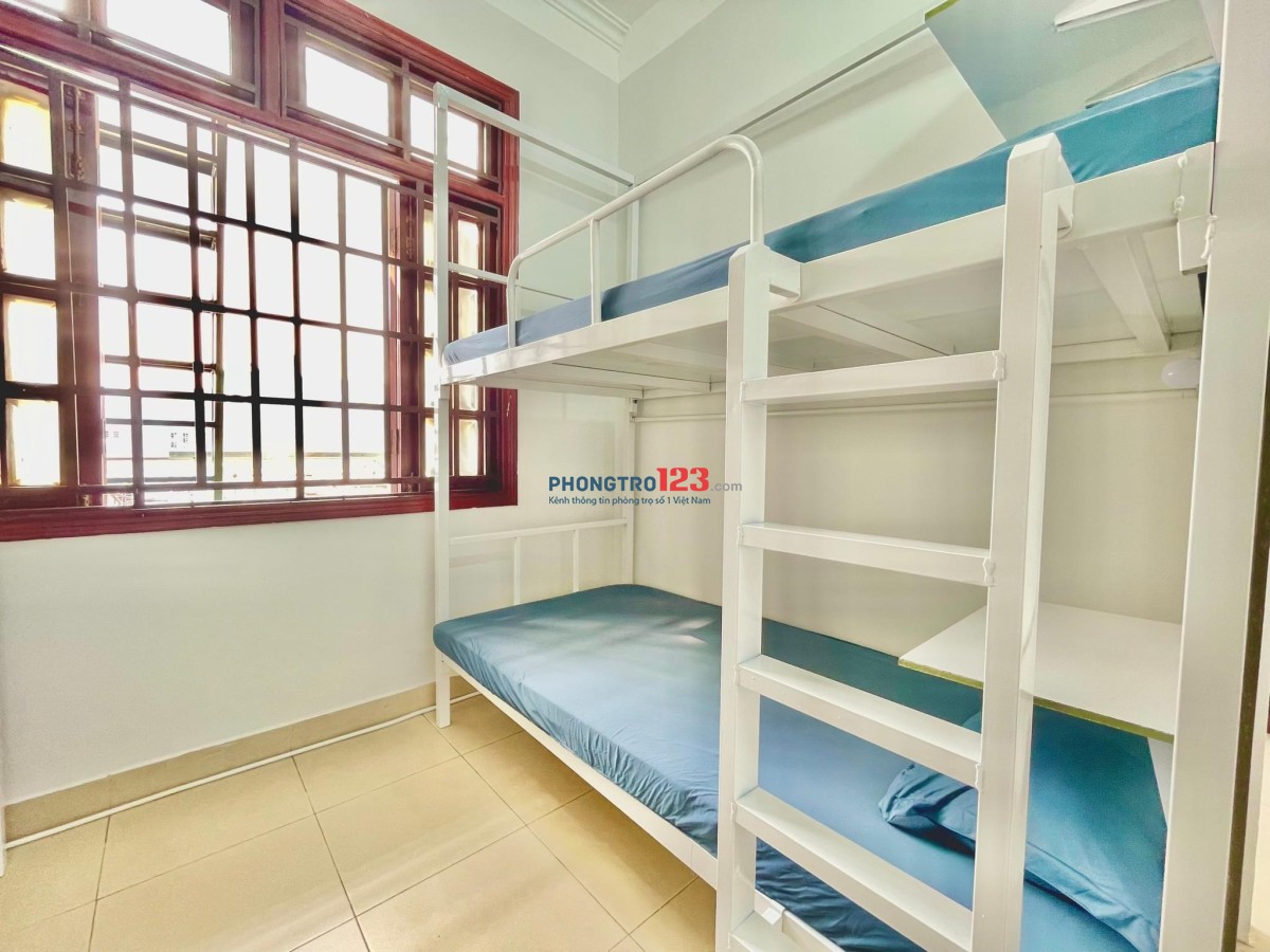 NHÀ MỚI SETUP 100% - NGAY VINCOM Q9 - Ở GHÉP NAM CAO CẤP DẠNG HOMESTAY - FULL NỘI THẤT - BAO CHI PHÍ