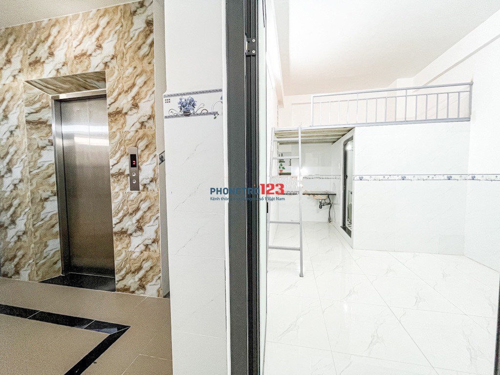 Phòng CHDV có gác 1m6- cửa sổ, giếng trời, máy giặt, thang máy, nước nóng