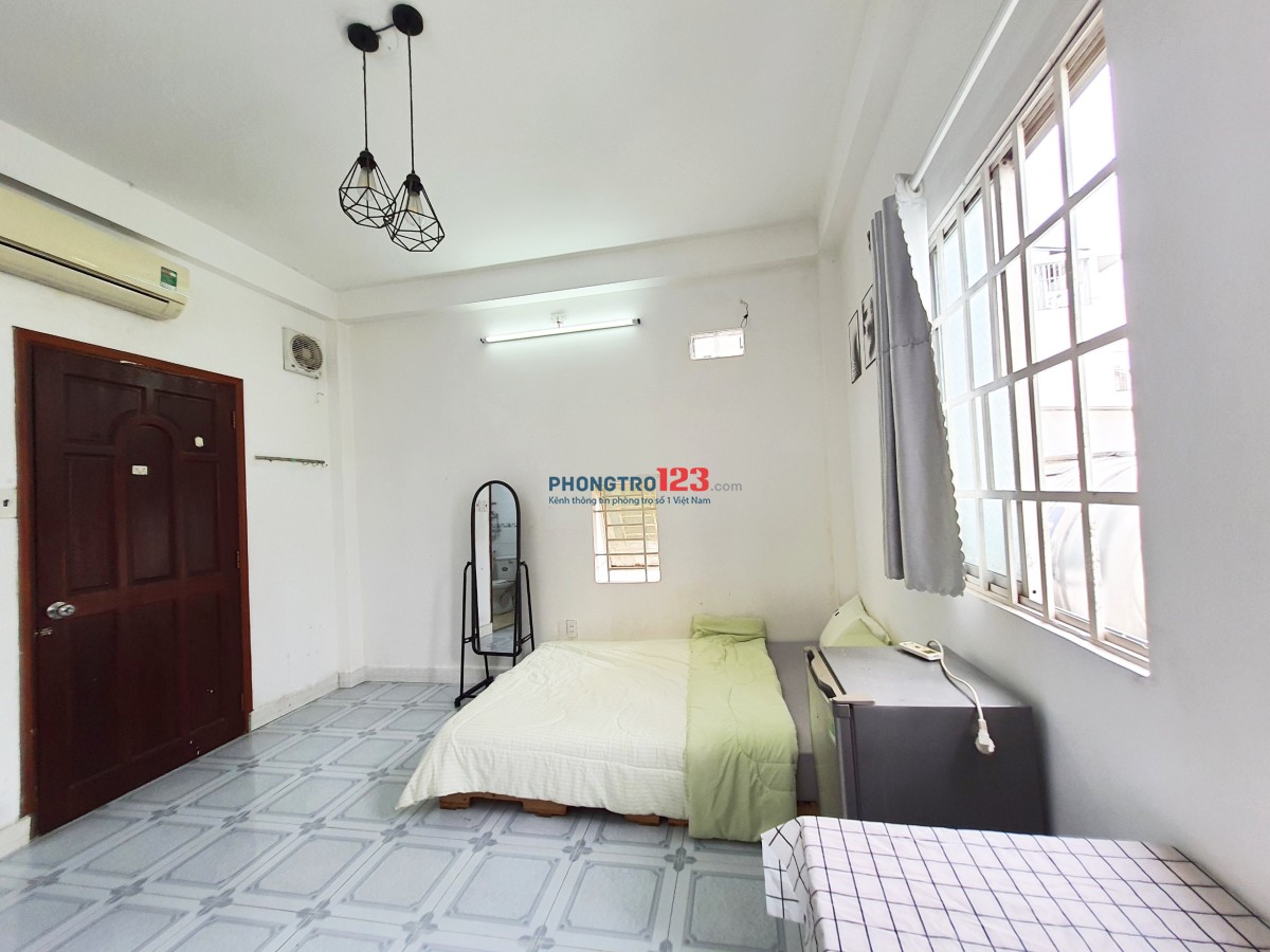 Căn hộ studio full nội thất, an ninh tốt, gần ngã 4 Hàng Xanh