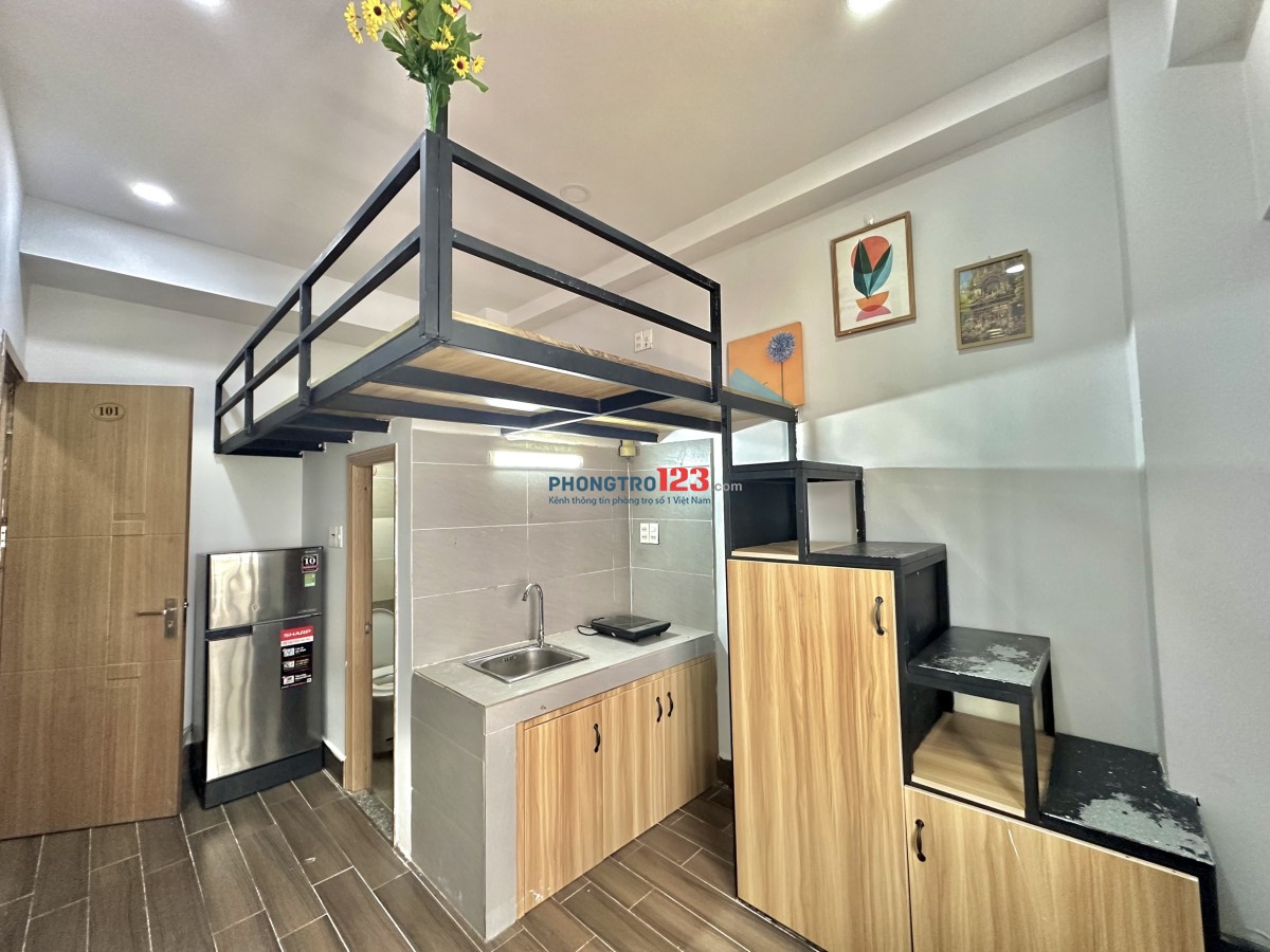 Duplex Full Nội Thất Cửa Sổ Lớn Ngay Nguyễn Gia Trí