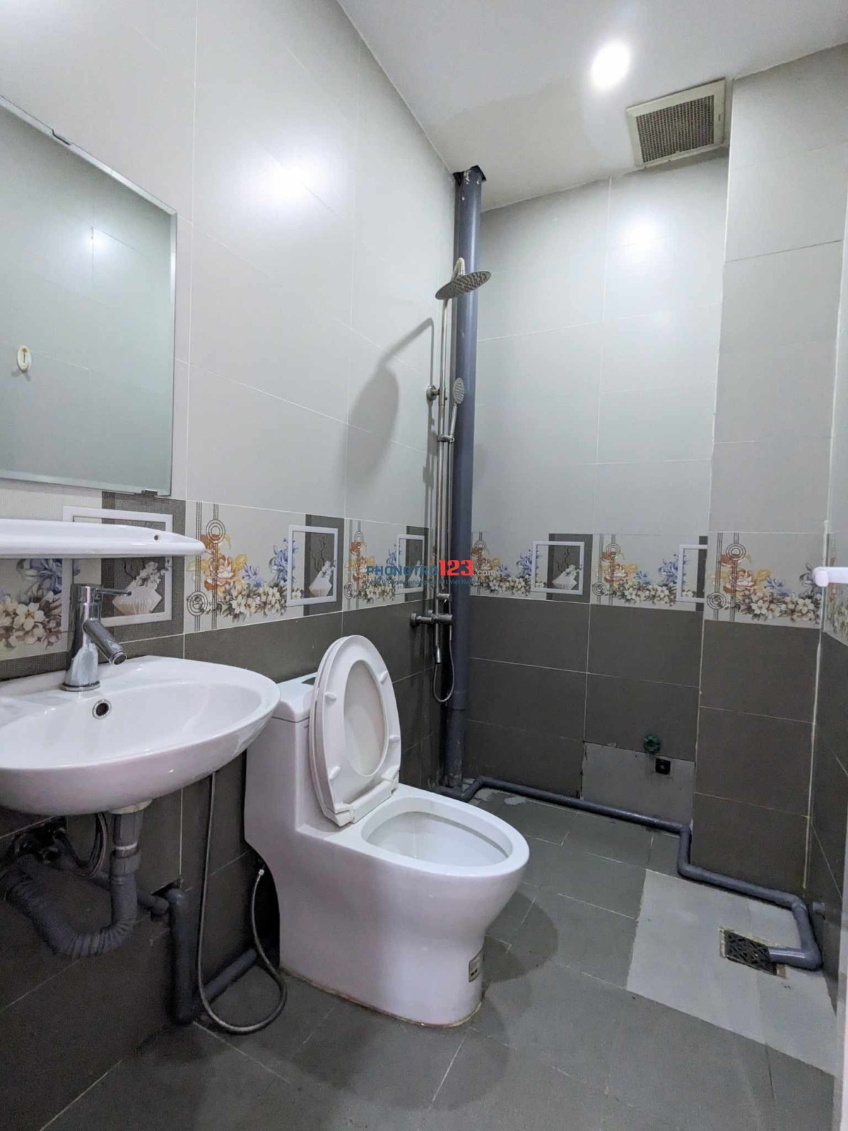Phòng cho thuê mới đẹp full nội thất gần ĐH Văn Lang