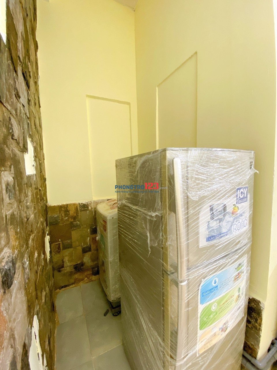 Phòng trống nội thất giá rẻ, giờ tự do ngay trung tâm quận 10, đường Lê Hồng Phong