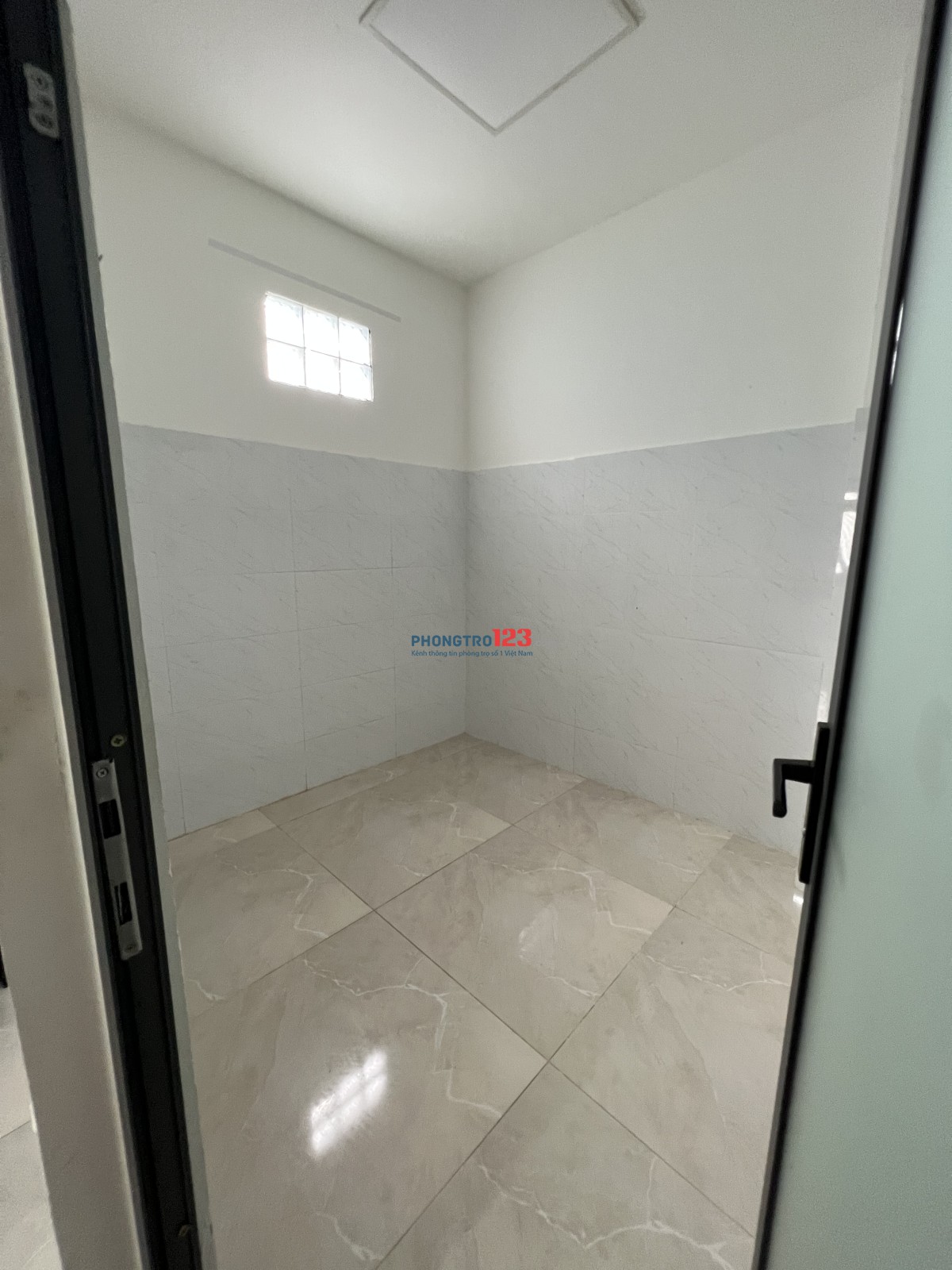 Phòng 2 PN,2 máy lạnh đối diện Gigamall