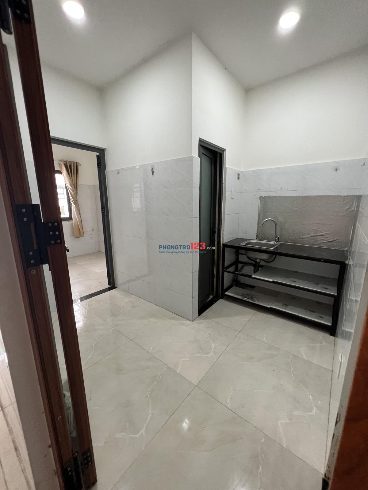 Phòng 2 PN,2 máy lạnh đối diện Gigamall