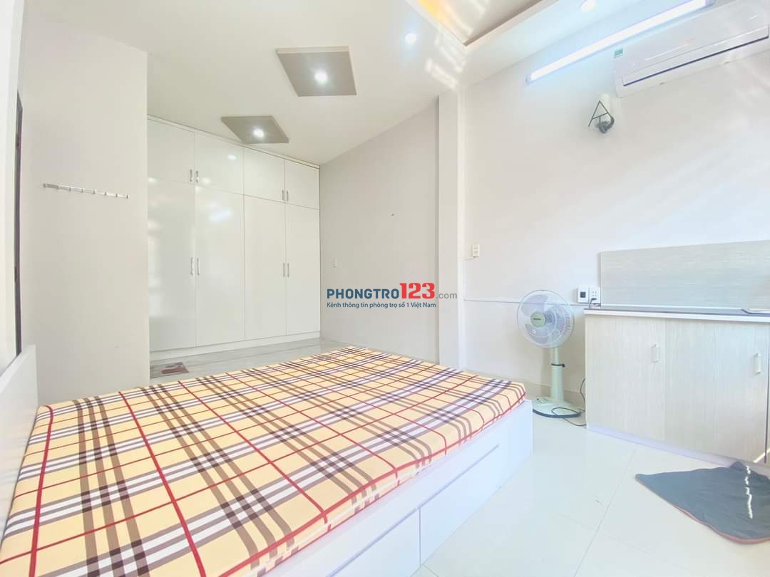 Studio rộng 30m2 - Ban công - Full nội thất gần Nguyễn Thị Định, Bệnh viện Lê Văn Thịnh