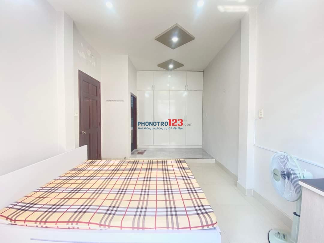 Studio rộng 30m2 - Ban công - Full nội thất gần Nguyễn Thị Định, Bệnh viện Lê Văn Thịnh