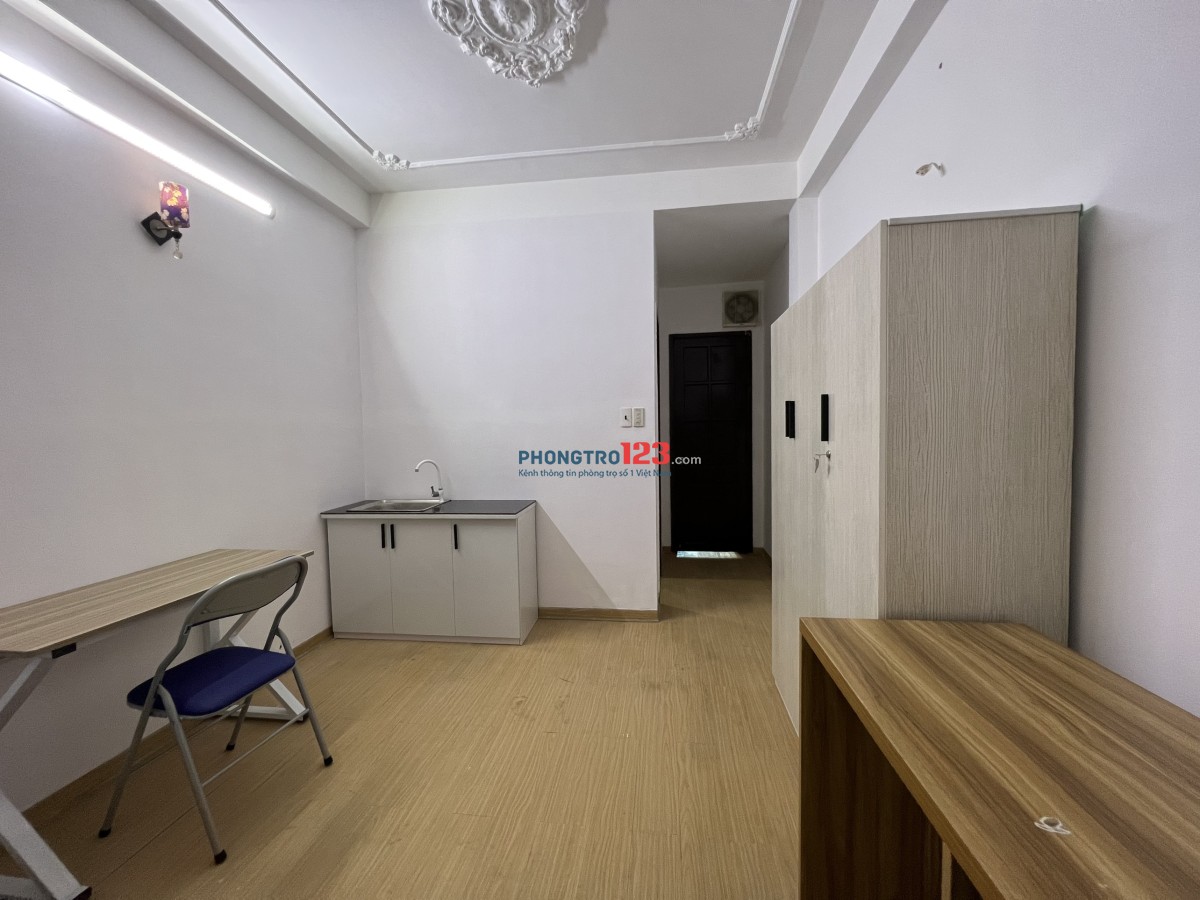 Khai trương căn hộ nội thất cơ bản tại Nguyễn Trãi, Quận 1
