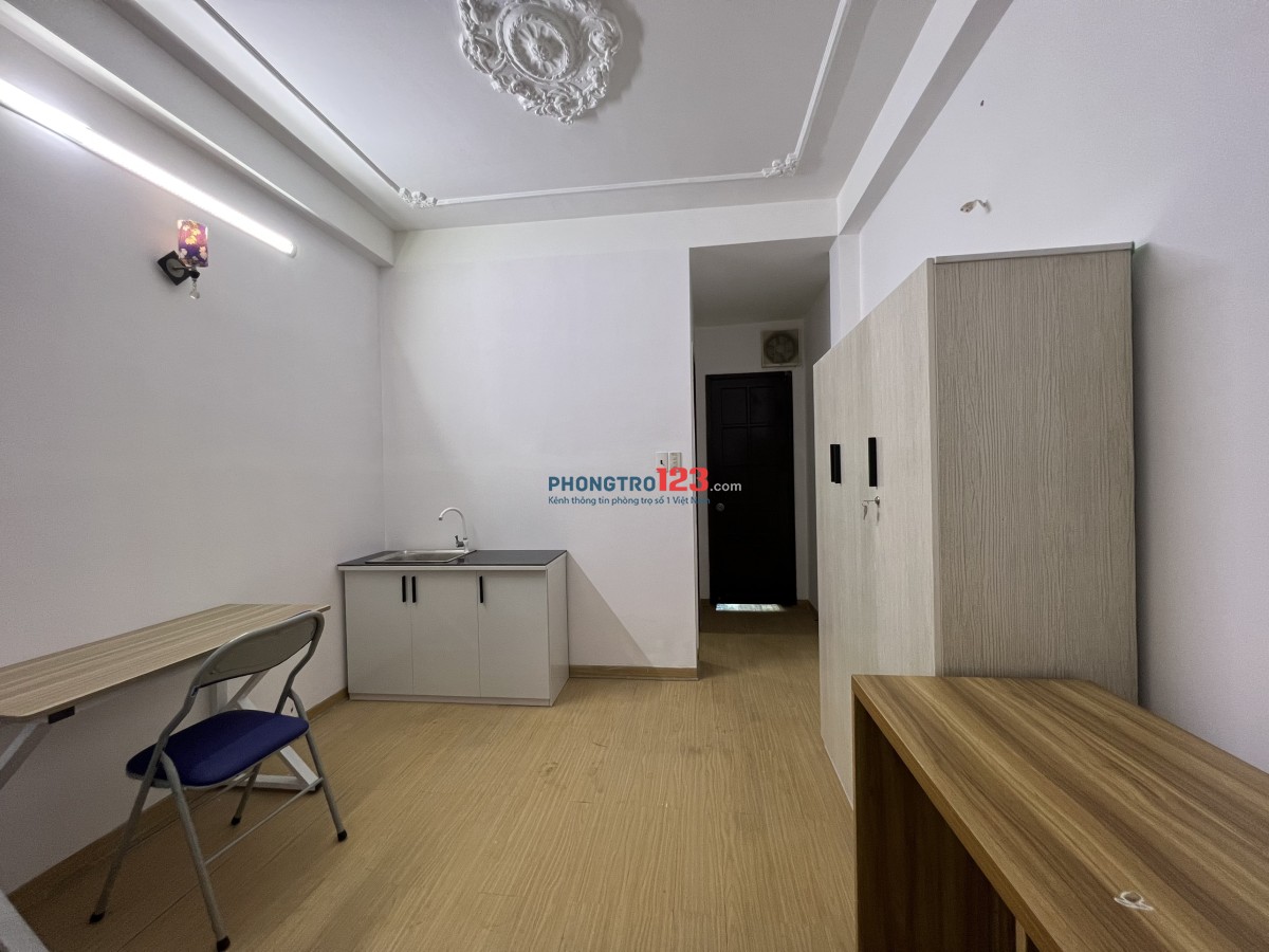 Khai trương căn hộ nội thất cơ bản tại Nguyễn Trãi, Quận 1