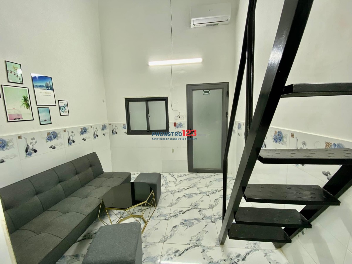 Phòng trọ duplex xịn xò nằm ngay khu ĐH Văn Hiến, khu vực quận Tân Phú.