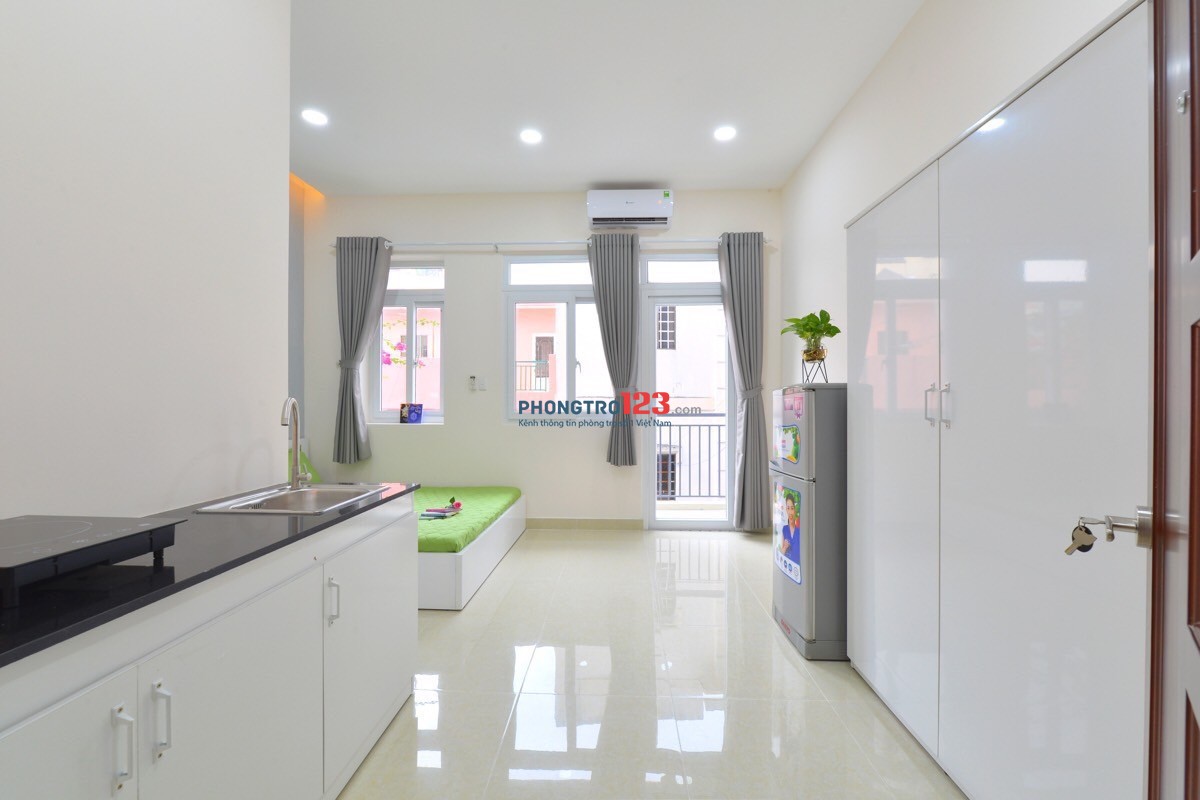 Studio - Ban Công - Full Nội Thất Rộng 25m2 - Ngay Etown Cộng Hoà