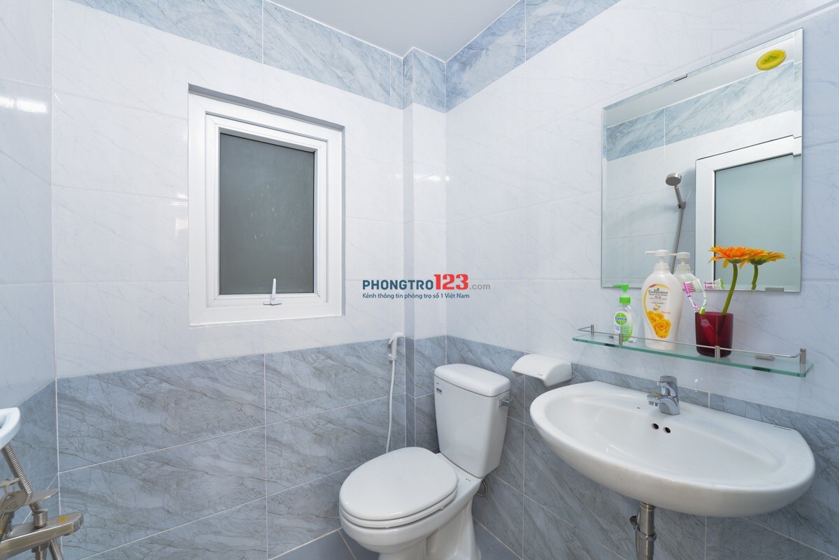 Studio - Ban Công - Full Nội Thất Rộng 25m2 - Ngay Etown Cộng Hoà