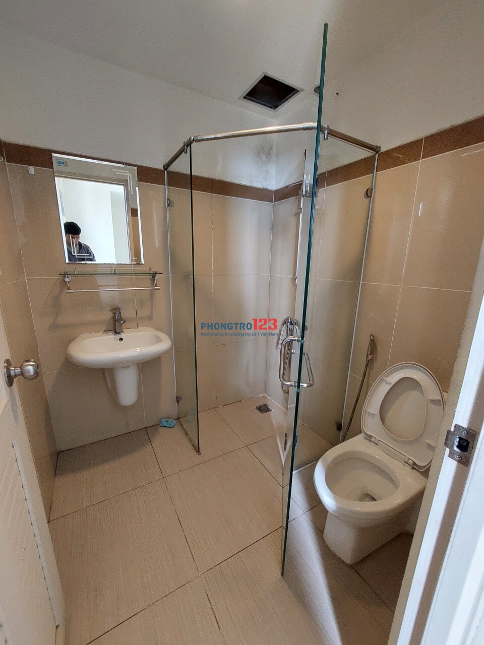 Phòng 3tr6 đầy đủ tiện ích, sạch sẽ, an ninh, toilet riêng, trong chung cư Era Town (giờ giấc tự do)