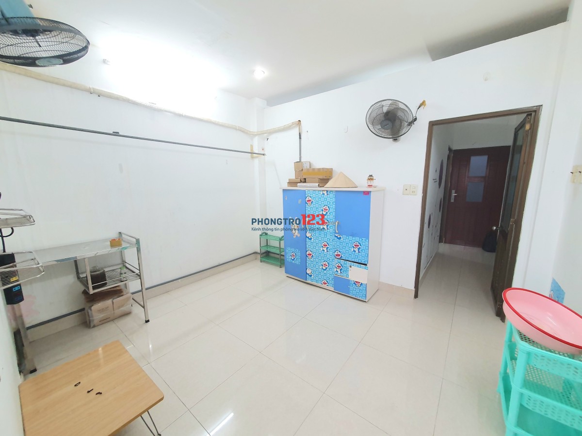 Chính chủ cho thuê phòng có nội thất - Quận 8